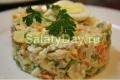 Olivier salad na may salmon - isang masarap na recipe para sa Bagong Taon na may mga larawan!