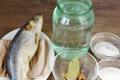 Salting herring quickly at home: step-by-step photo recipes